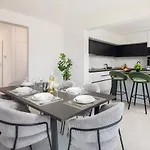 Lucas - Luxury With Parking Daire *