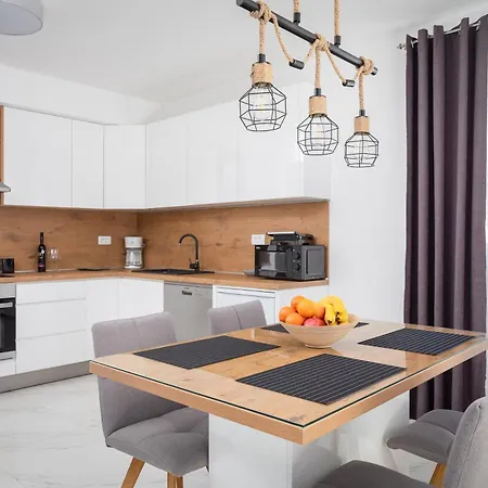 Lucas - Luxury With Parking מאקרסקה