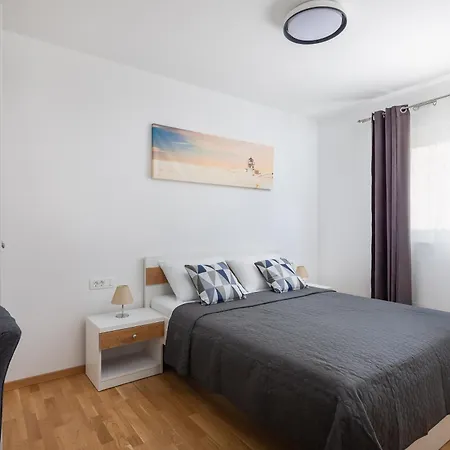 Lucas - Luxury With Parking דירה *
