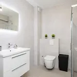 Lucas - Luxury With Parking Apartment