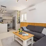 Apartment Lucas - Luxury With Parking Makarska