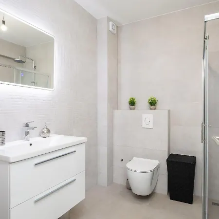 Lucas - Luxury With Parking Lägenhet