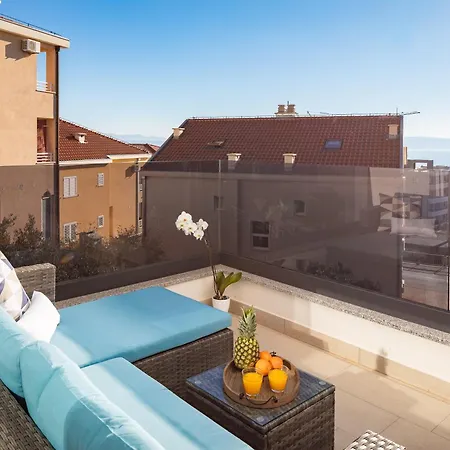 Lucas - Luxury With Parking Apartment Makarska