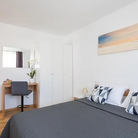 Lucas - Luxury With Parking Makarska