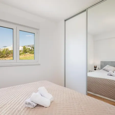 Lucas - Luxury With Parking Apartament