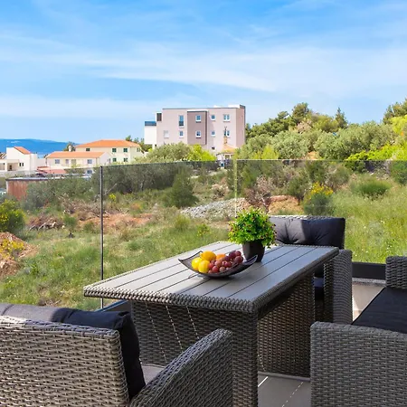 Lucas - Luxury With Parking Daire