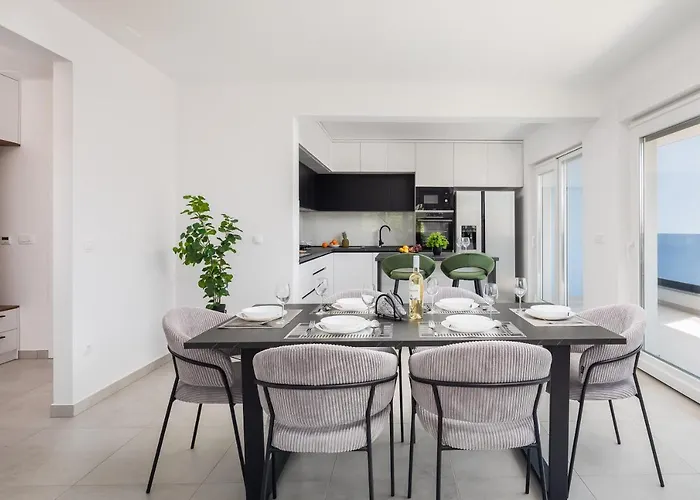 Daire Lucas - Luxury With Parking