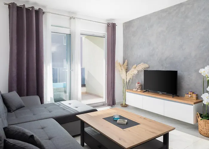 Lucas - Luxury With Parking Daire Makarska