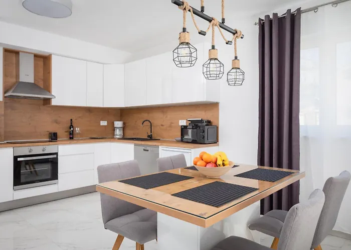 Lucas - Luxury With Parking Makarska