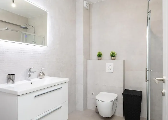 Lucas - Luxury With Parking Apartment