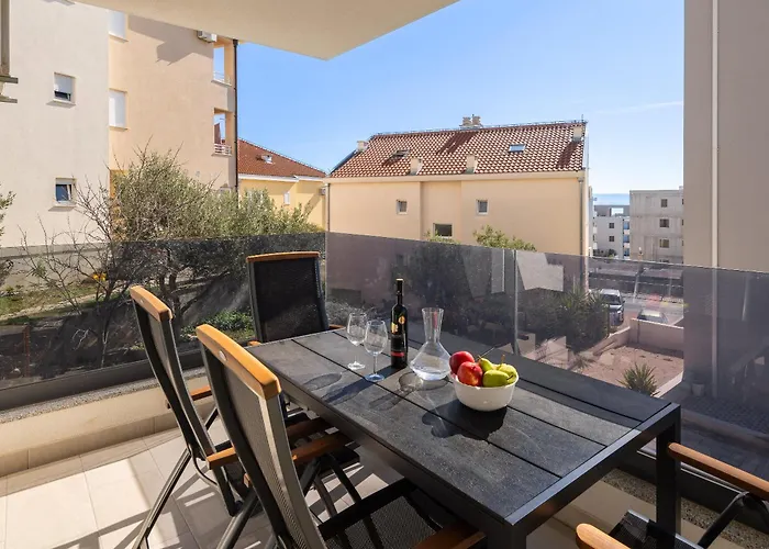 Lucas - Luxury With Parking Apartment Makarska