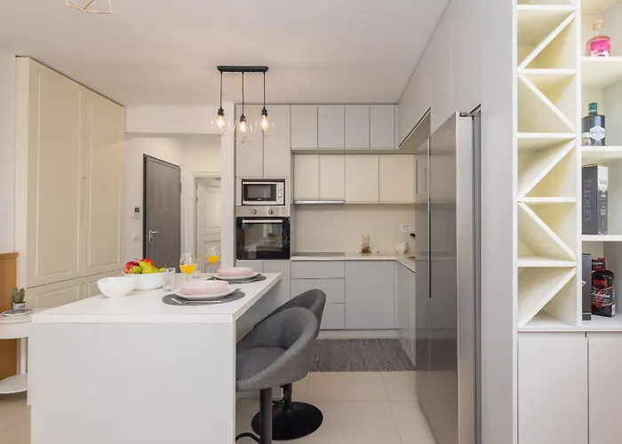 Lucas - Luxury With Parking Apartment Makarska