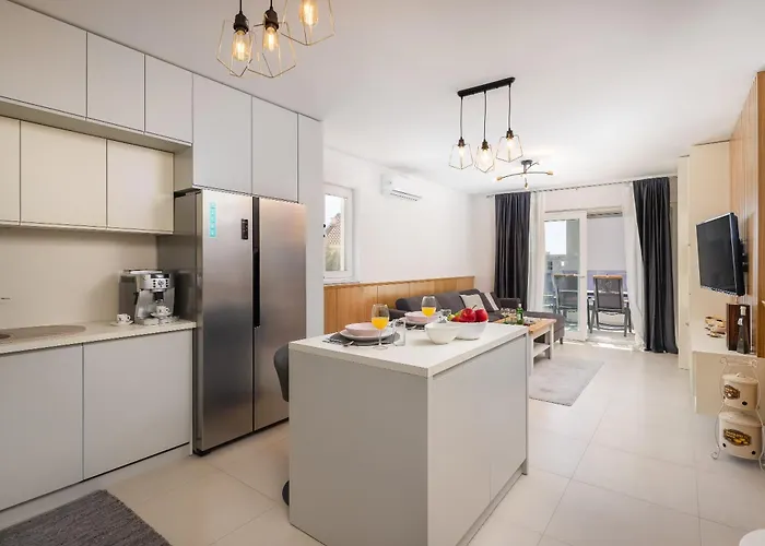 Lucas - Luxury With Parking Makarska