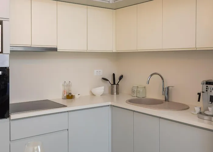 Lucas - Luxury With Parking Apartment *