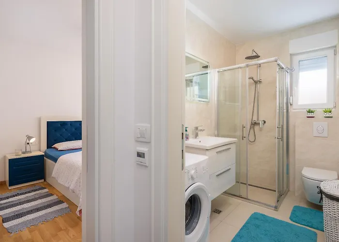 Lucas - Luxury With Parking Makarska