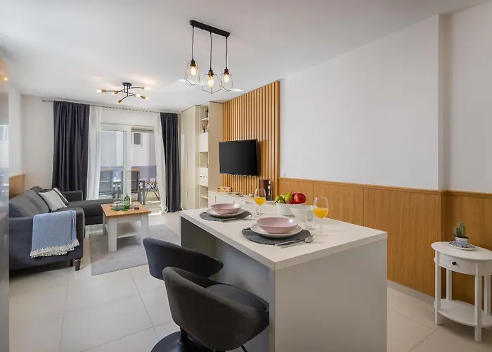 Lucas - Luxury With Parking Makarska