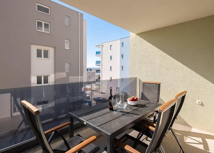 Lucas - Luxury With Parking Apartment Makarska